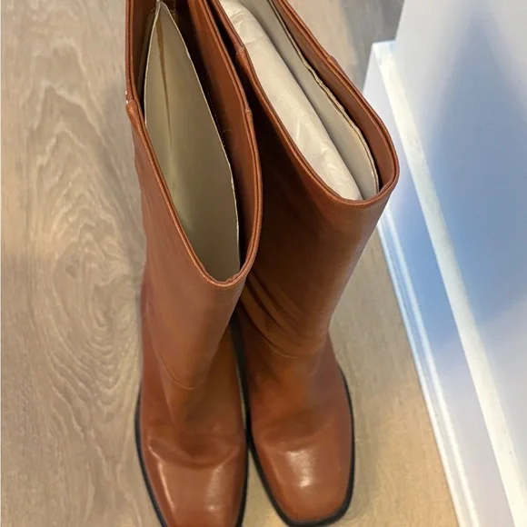 Larroude Ricky Boot (Brown, 7.5) - Picture 5 of 6